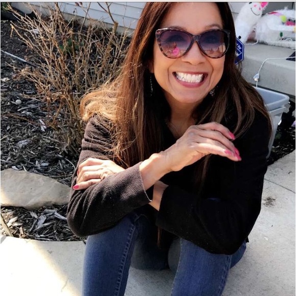 Meet your Posher, Veronica - Picture 1 of 1